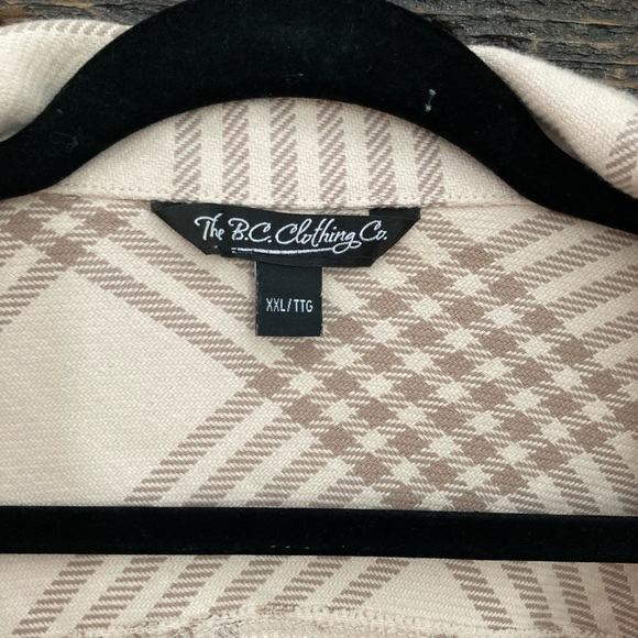 100% Cotton Plaid button up - Picture 2 of 5